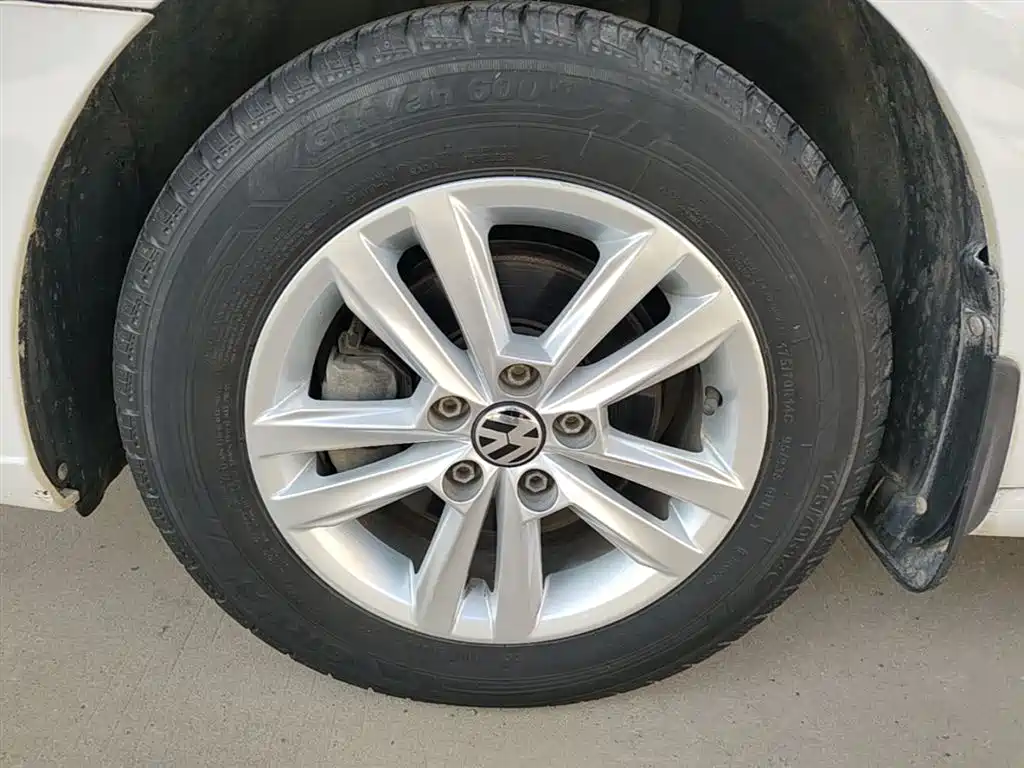 Volkswagen Jetta 2017 1.5L Manual Fashion фото 25