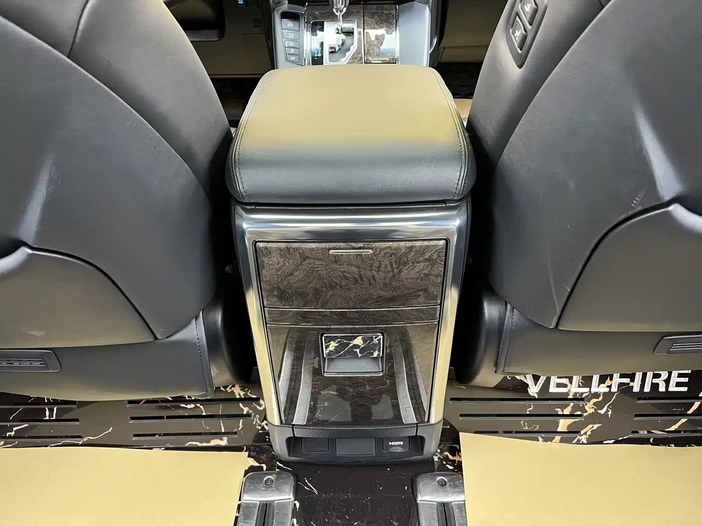 Toyota Vellfire 2020 2020 Twin Engine 2.5L HV Premium Edition