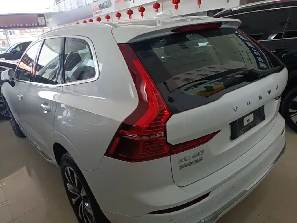 Фото 5 - Volvo XC60