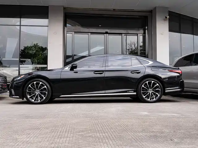 Lexus LS 2021 500h Executive Edition — фото 4