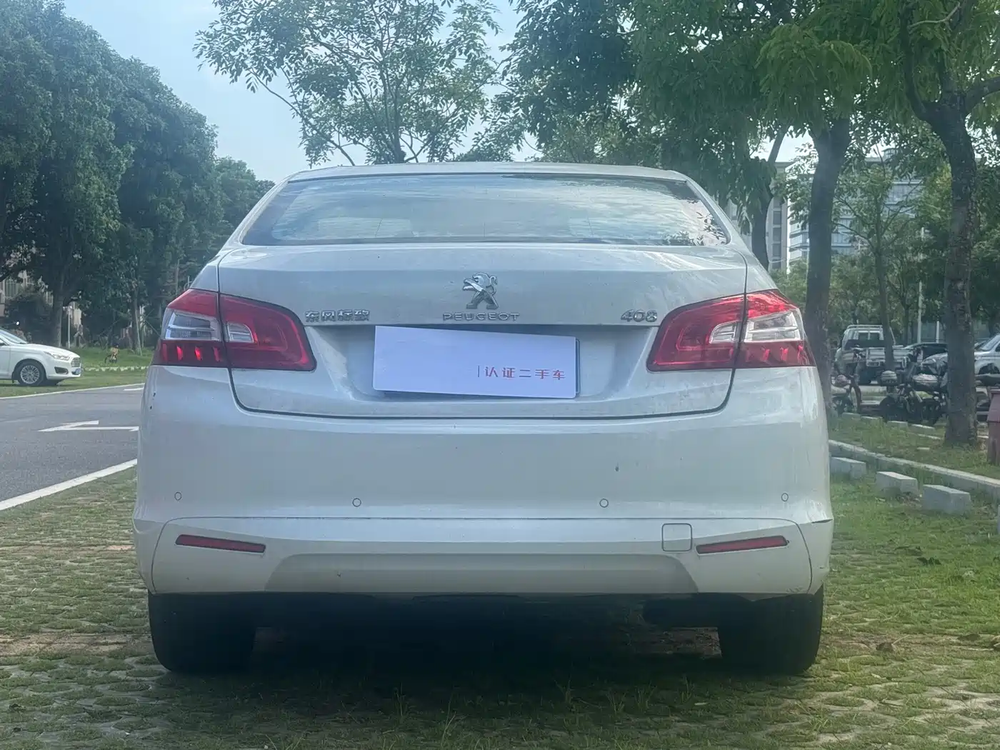 Peugeot 408 2014 1.8L Automatic Luxury Edition фото 7