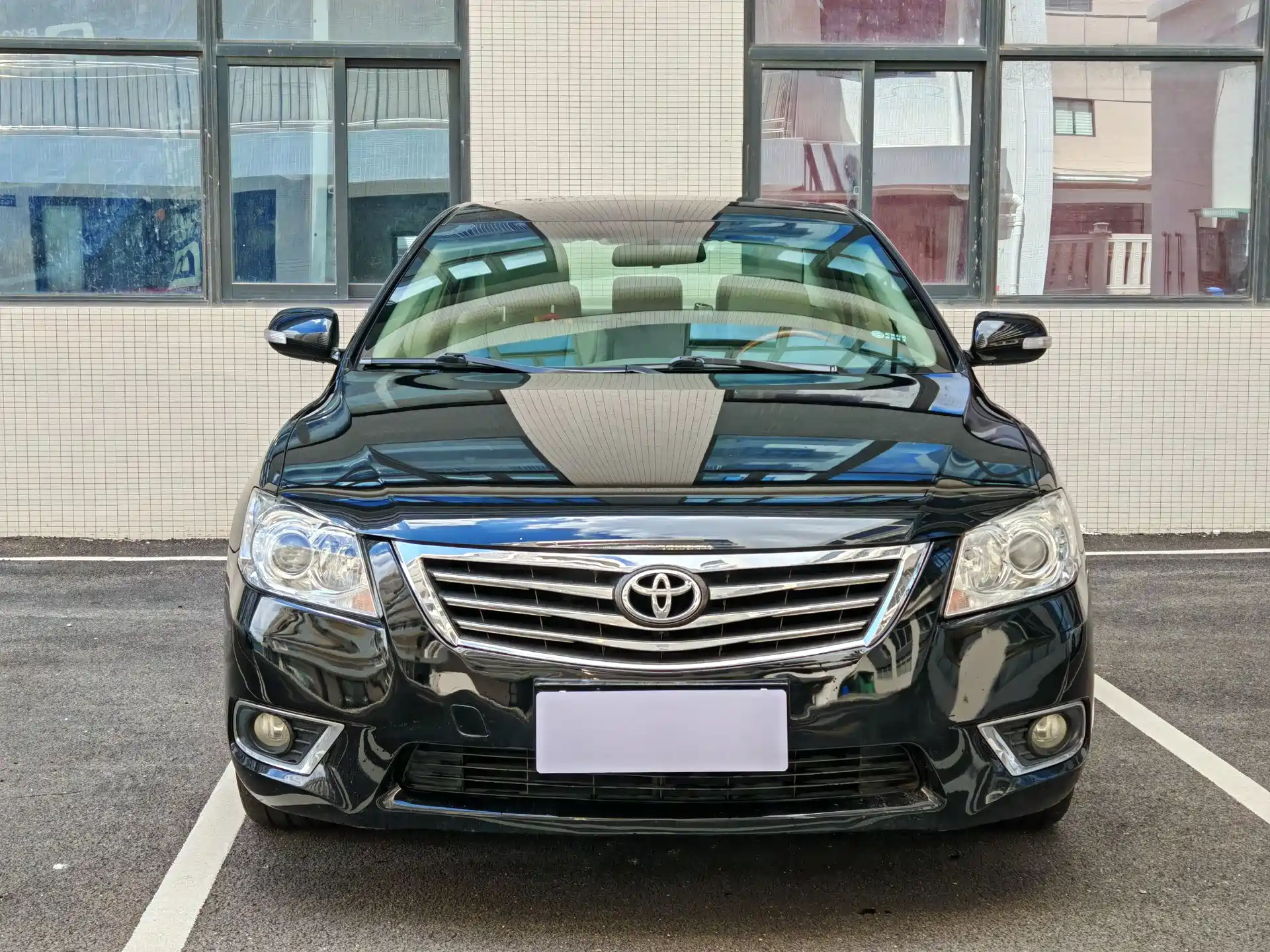 Фото 2 - Toyota Camry