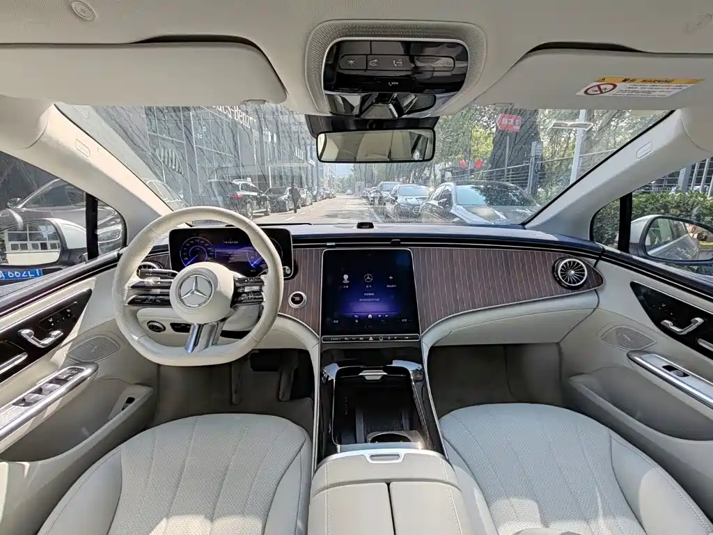 Mercedes-Benz EQE 2024 2025 Model 500 4MATIC Luxury Edition