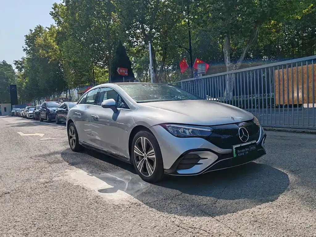Mercedes-Benz EQE 2024 2025 Model 500 4MATIC Luxury Edition