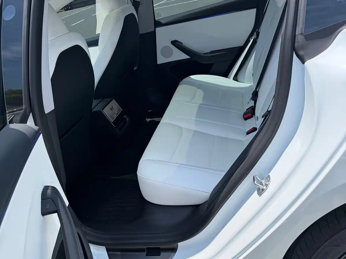 Tesla Model 3 2026 2025 Model Year Facelift Rear-Wheel Drive