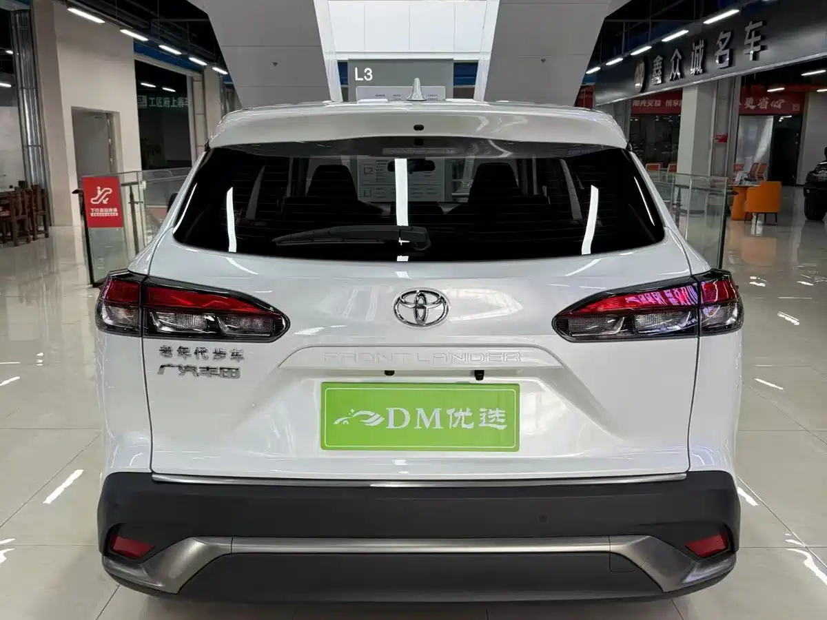 Toyota Frontlander 2022 2.0L CVT Luxury Edition фото 8