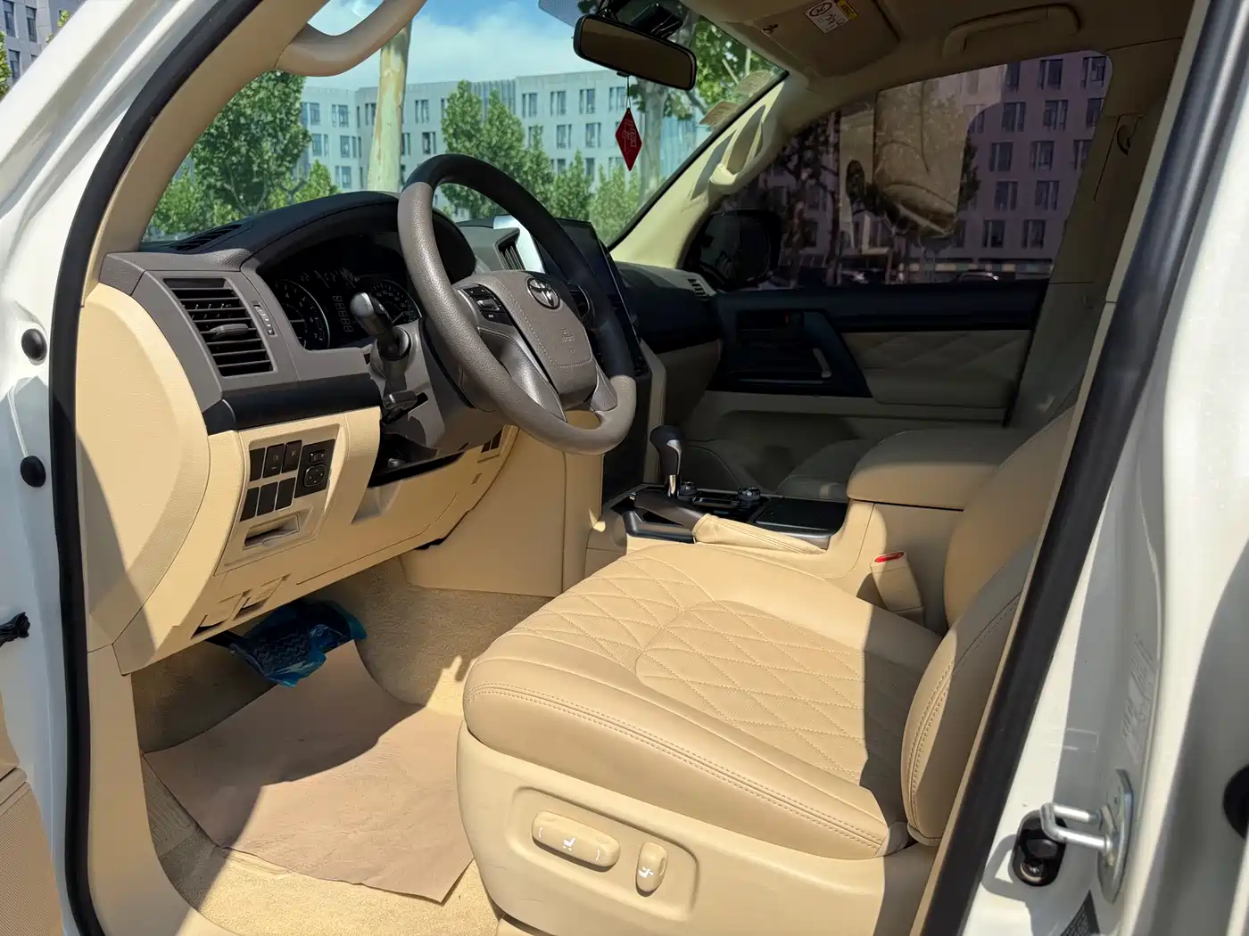 Toyota Land Cruiser (Import) фото 10