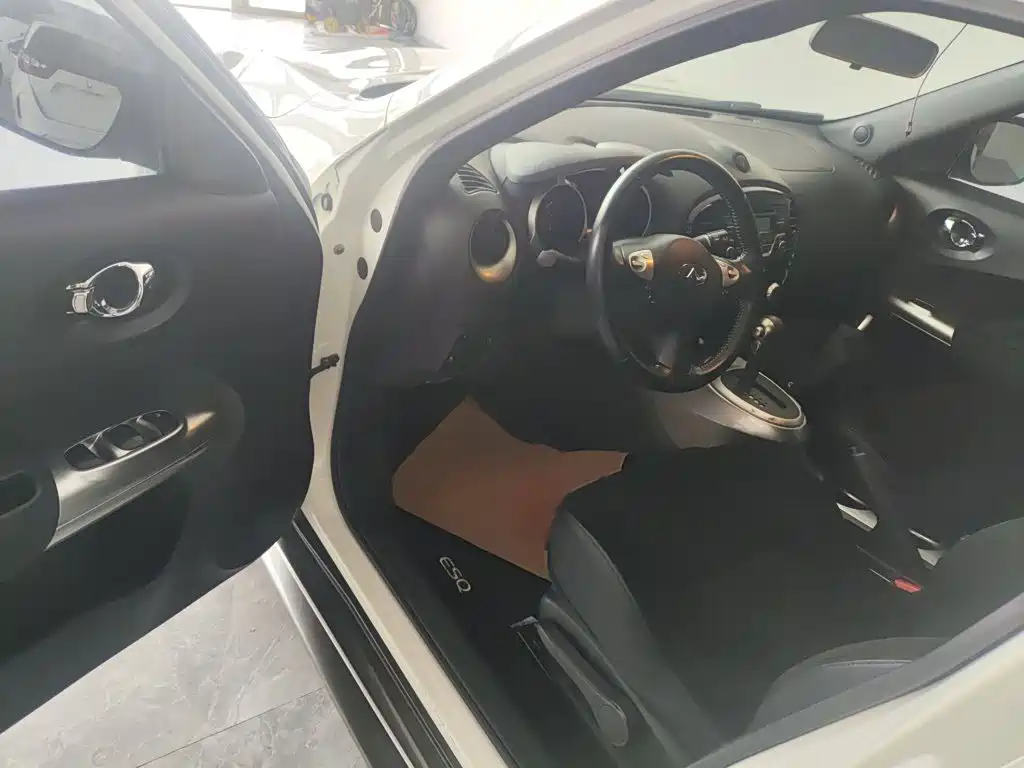 Infiniti ESQ 2015 2014 1.6L Free Edition