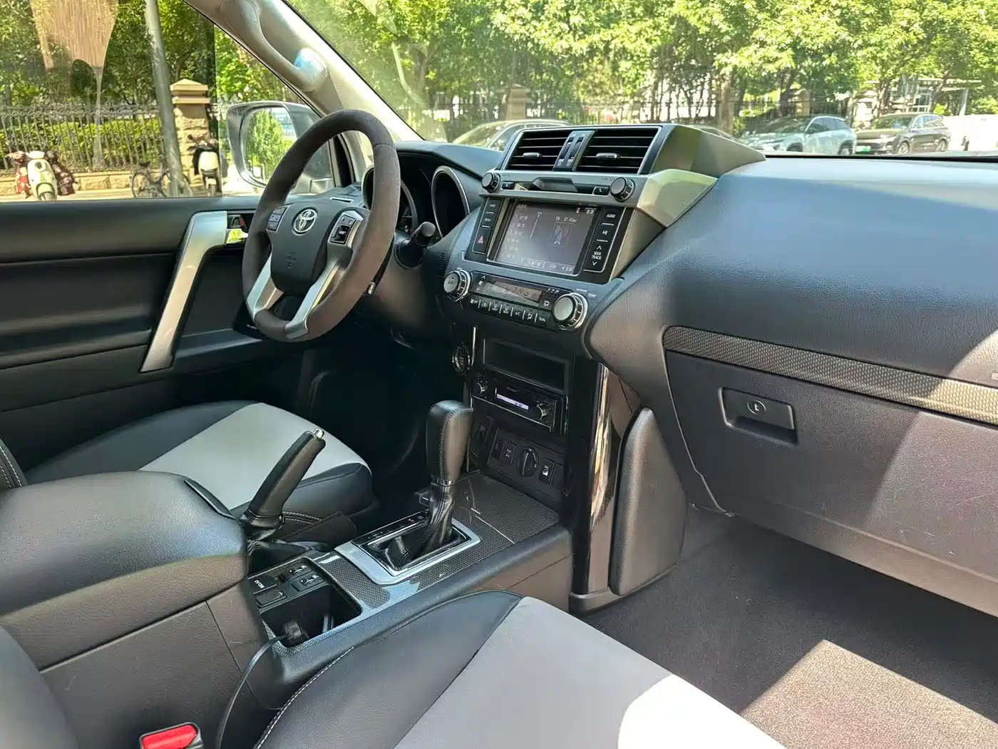 Toyota Prado 2014 4.0L Automatic TX-L фото 13