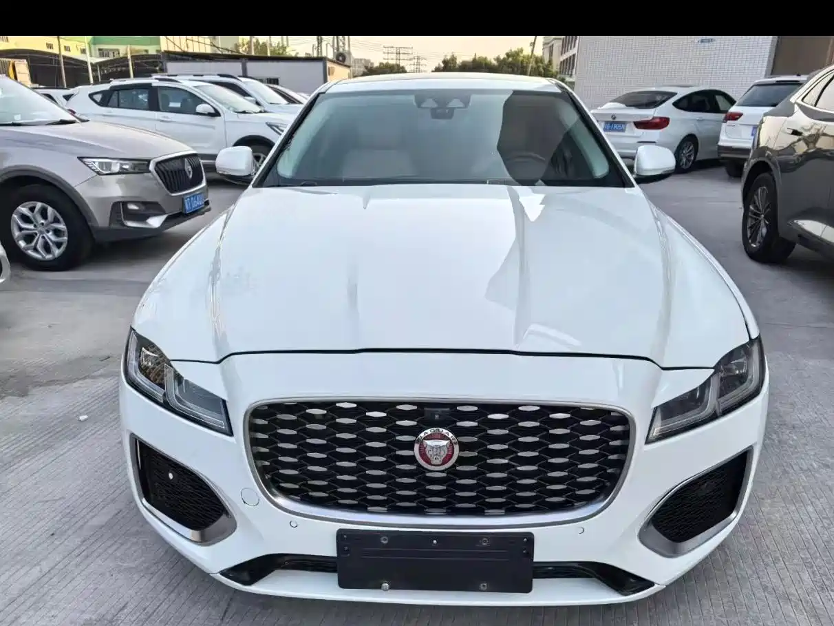 Jaguar XF 2016 2016 XF 2.0T 2WD Elegance Edition