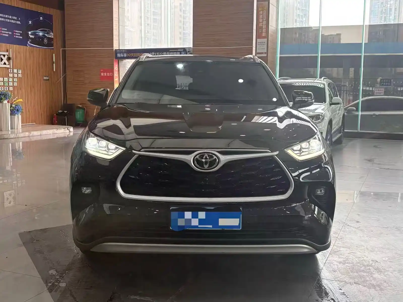 Photo 1 - Toyota Highlander