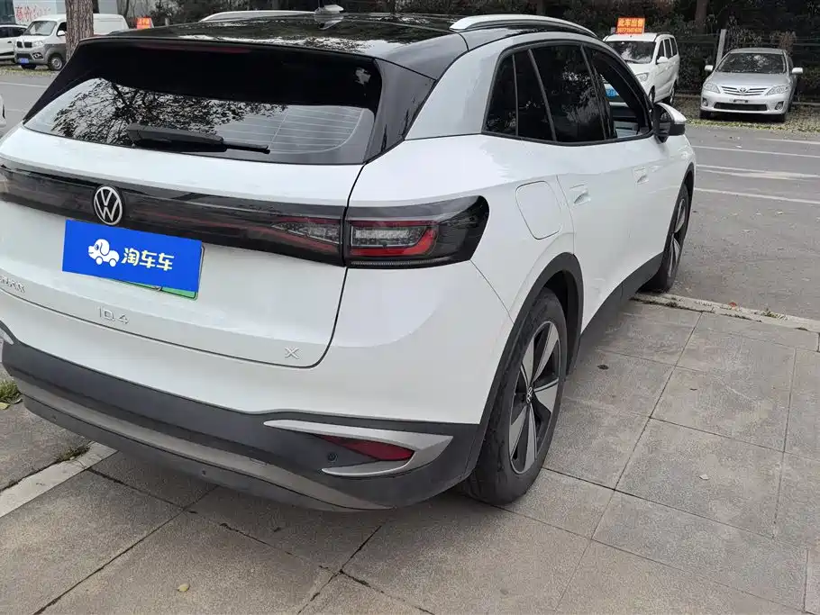VOLKSWAGEN ID.4 X