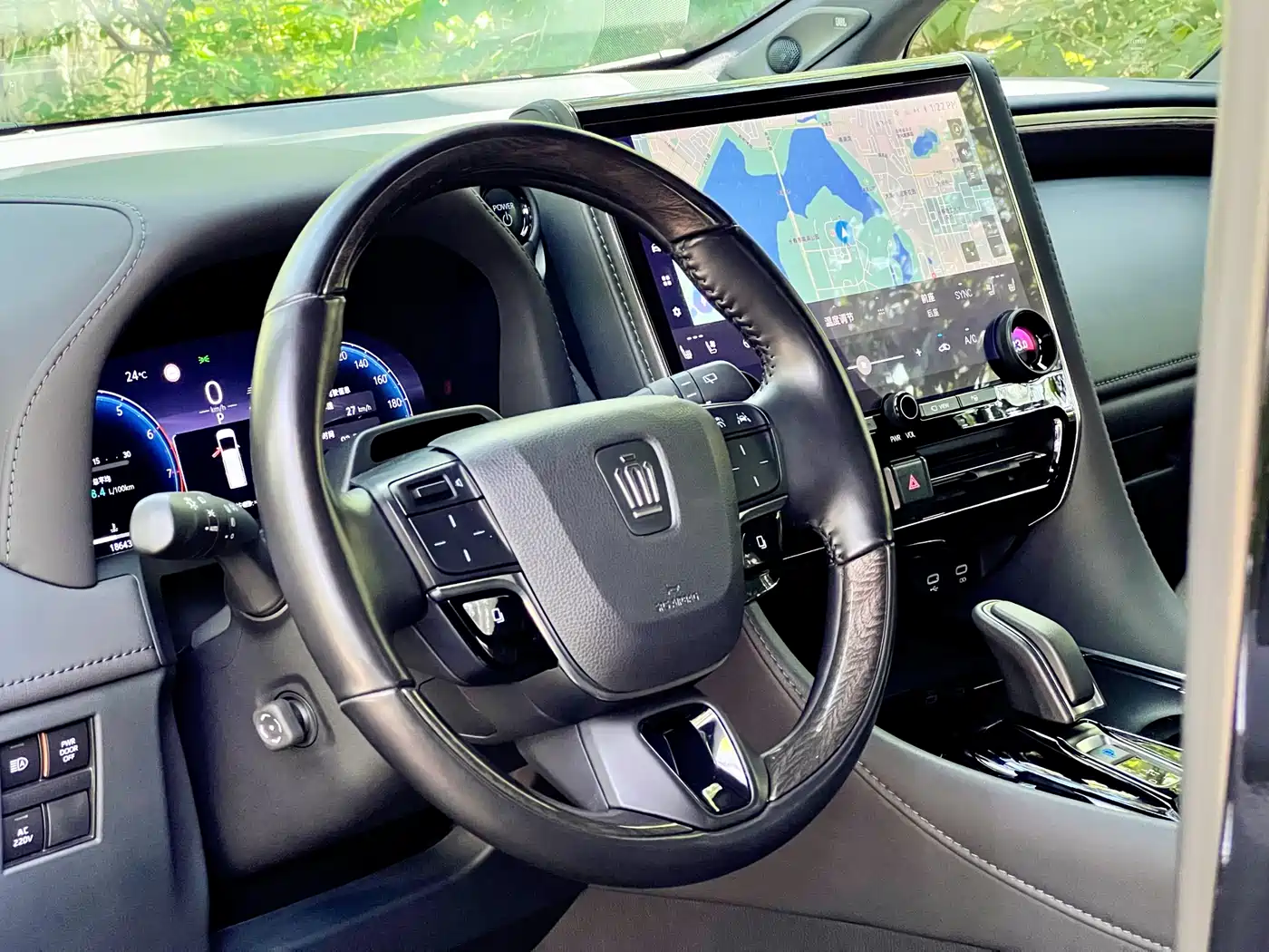 Toyota Vellfire 2024 Crown Hybrid 2.5L Premium Edition фото 20