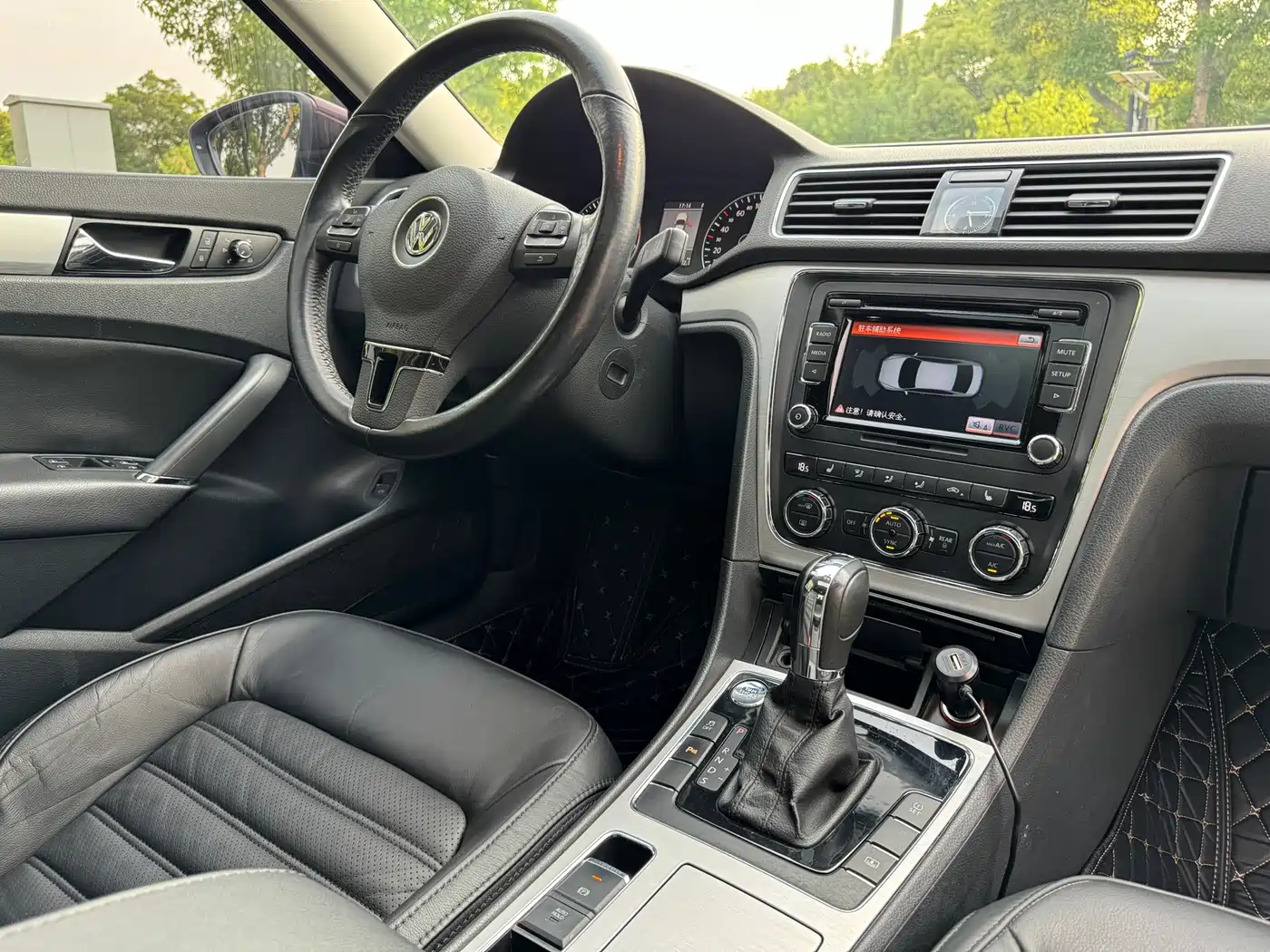 Volkswagen Passat 2013 2.0TSI DSG Yuzun фото 16
