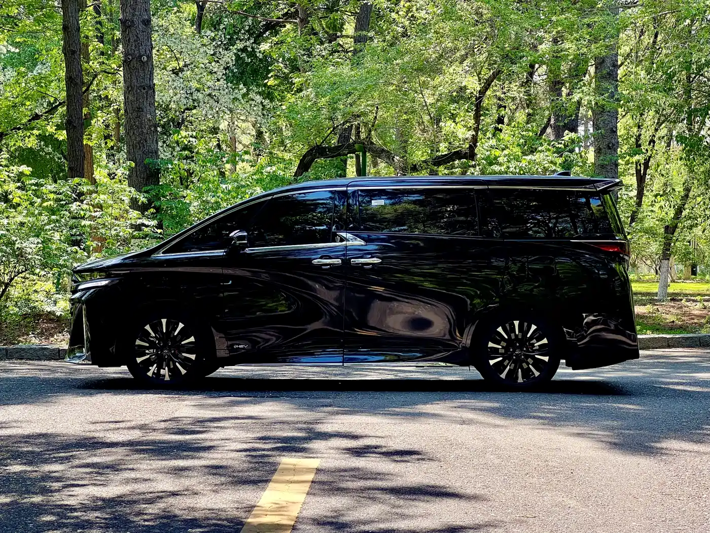 Toyota Vellfire 2024 Crown Hybrid 2.5L Premium Edition фото 15