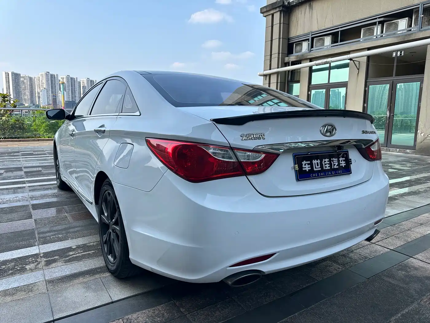 Hyundai Sonata 2014 2.0L Automatic Luxury фото 4