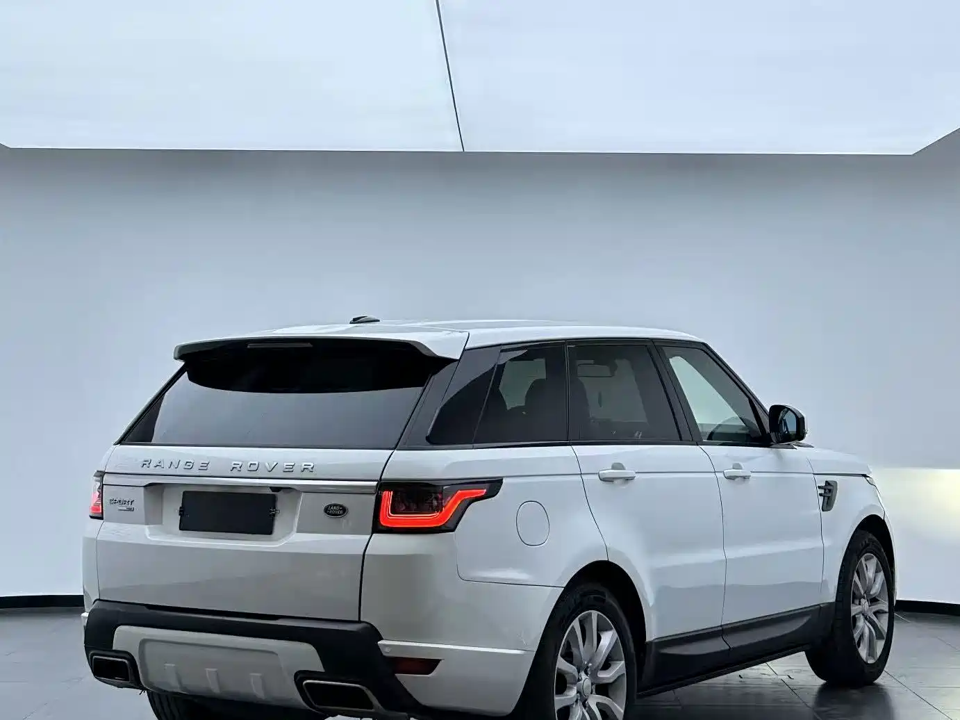 Фото 3 - Land Rover Range Rover Sport