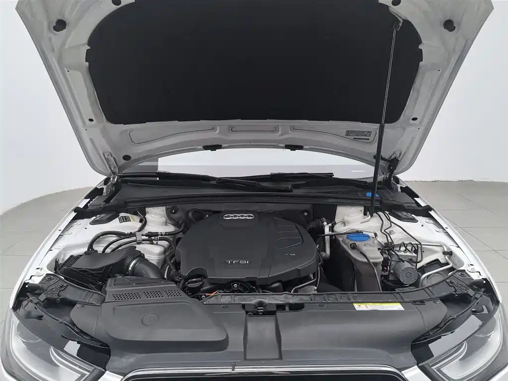 Фото 6 - Audi A4L