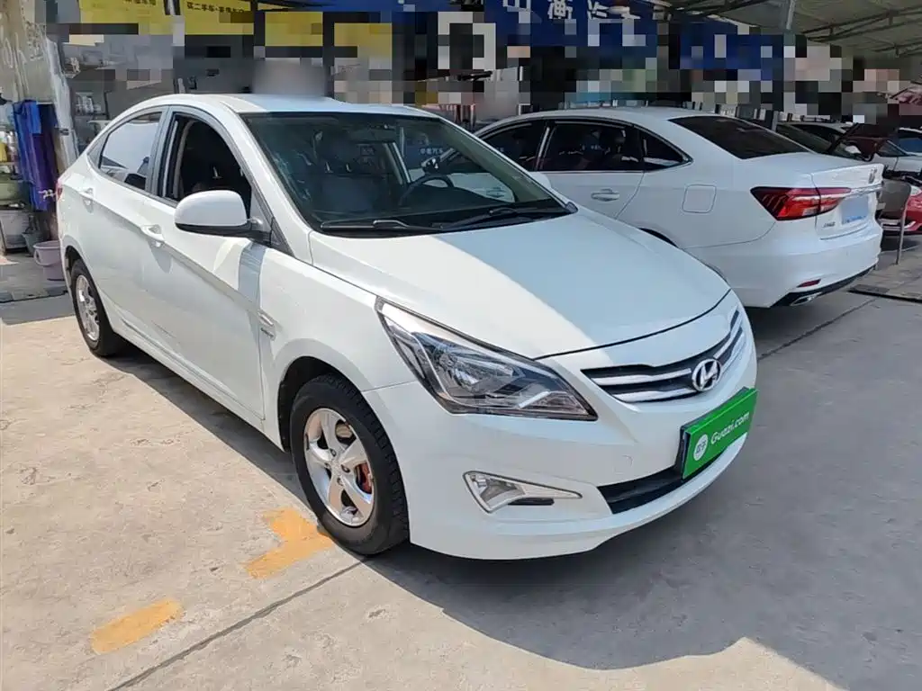 Hyundai Verna 2016 1.4L Manual Smart GLS фото 4