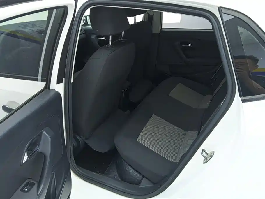 Volkswagen Polo 2018 1.5L Auto Safe Drive фото 11