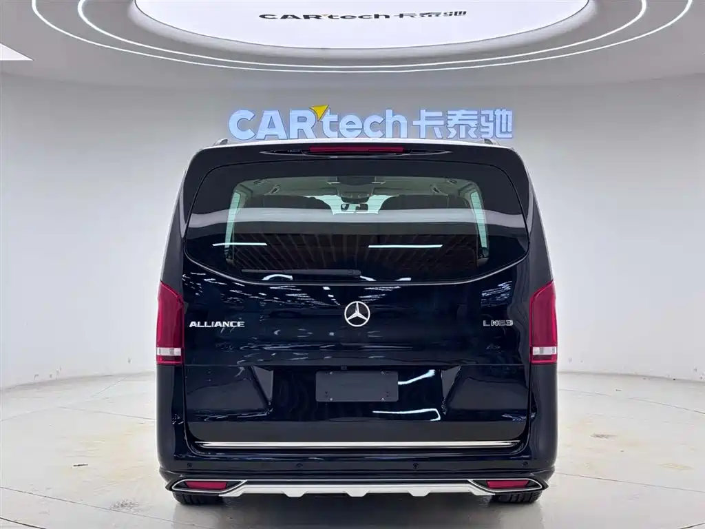 Mercedes-Benz Vito 2023 2.0T Business 7-Seater фото 10