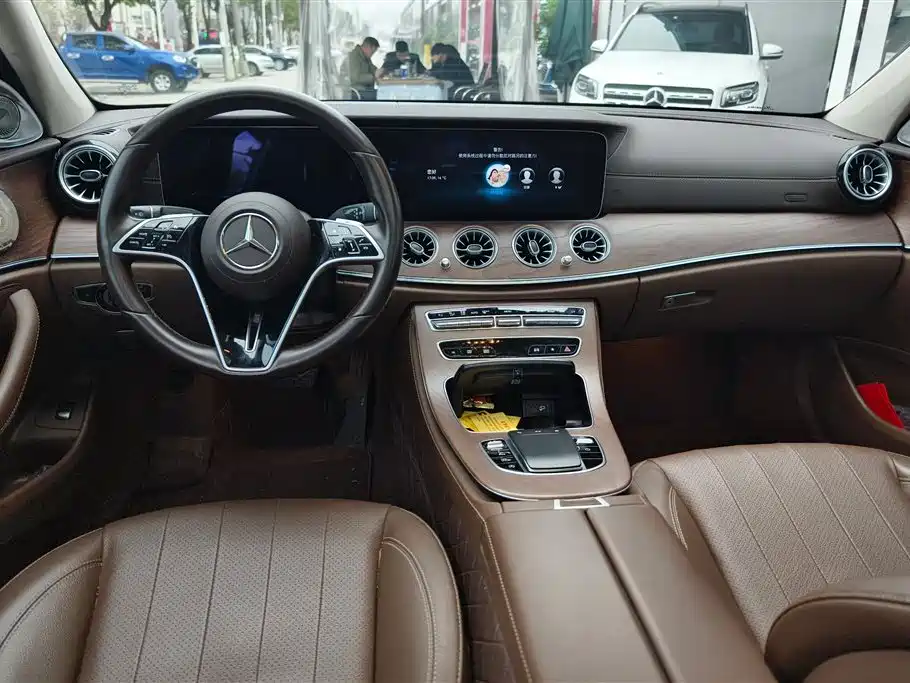  E CLASS