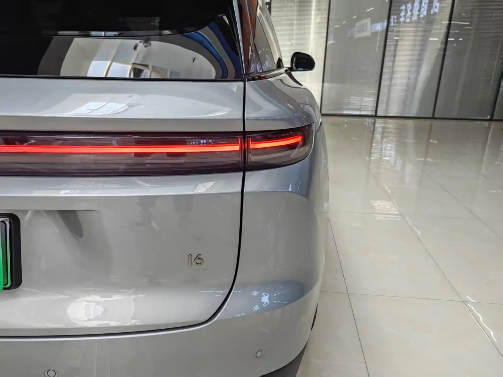 Фото 24 - Li Auto i6