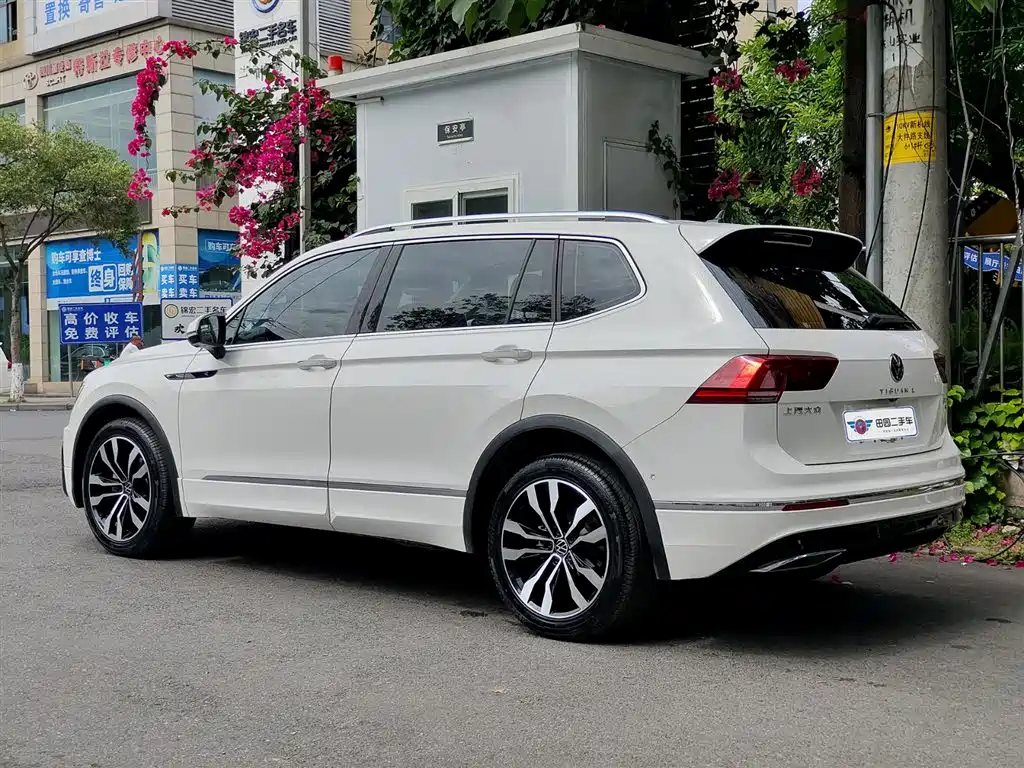 Volkswagen Tiguan L 2021 380TSI Automatic 4WD R-Line Premium 7-seater фото 4