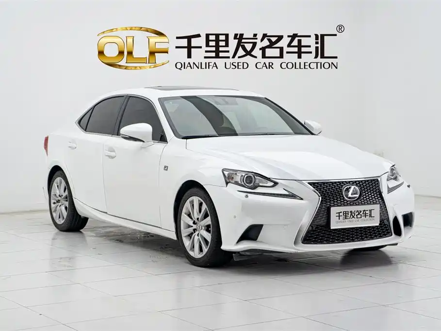 Lexus IS 2015 200t F SPORT фото 3