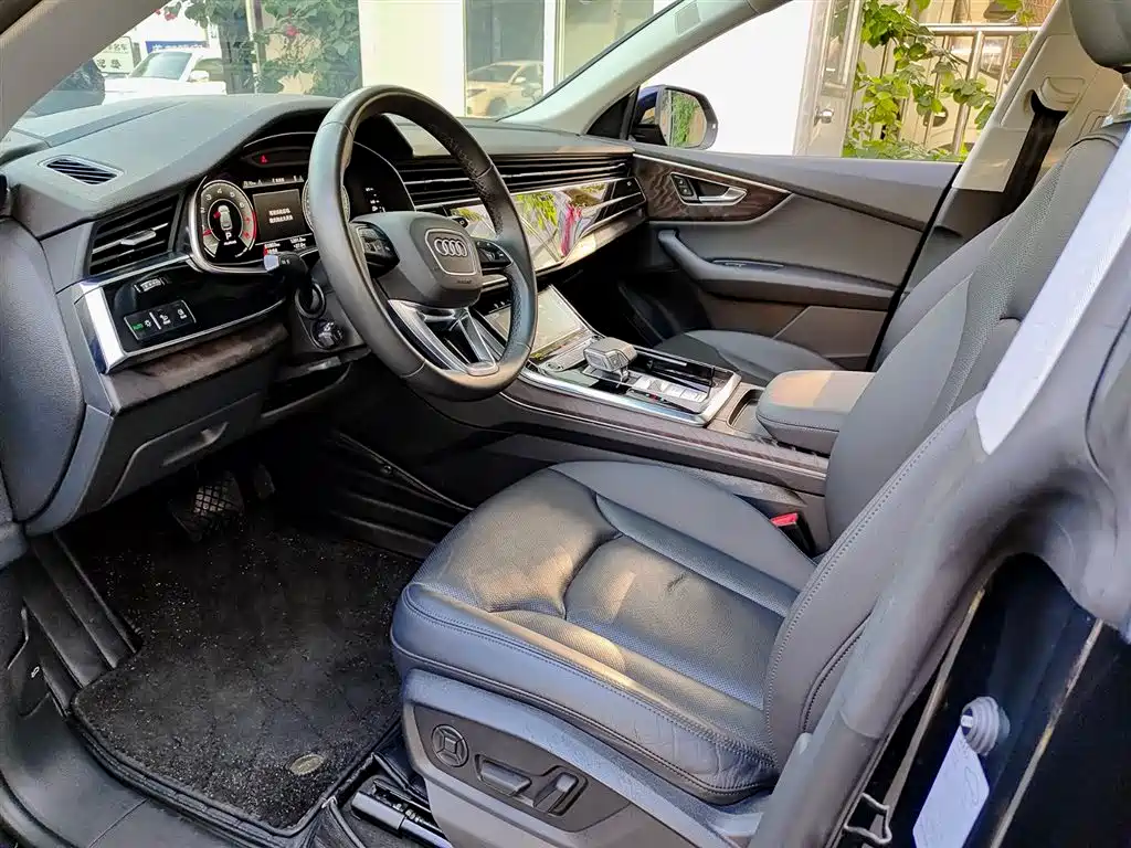 Audi Q8 2022 55 TFSI Luxury Dynamic фото 7