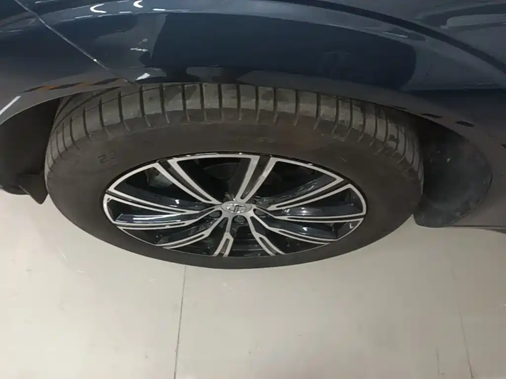 Фото 23 - Volvo XC60