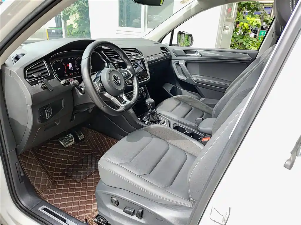 Volkswagen Tiguan L 2021 380TSI Automatic 4WD R-Line Premium 7-seater фото 7