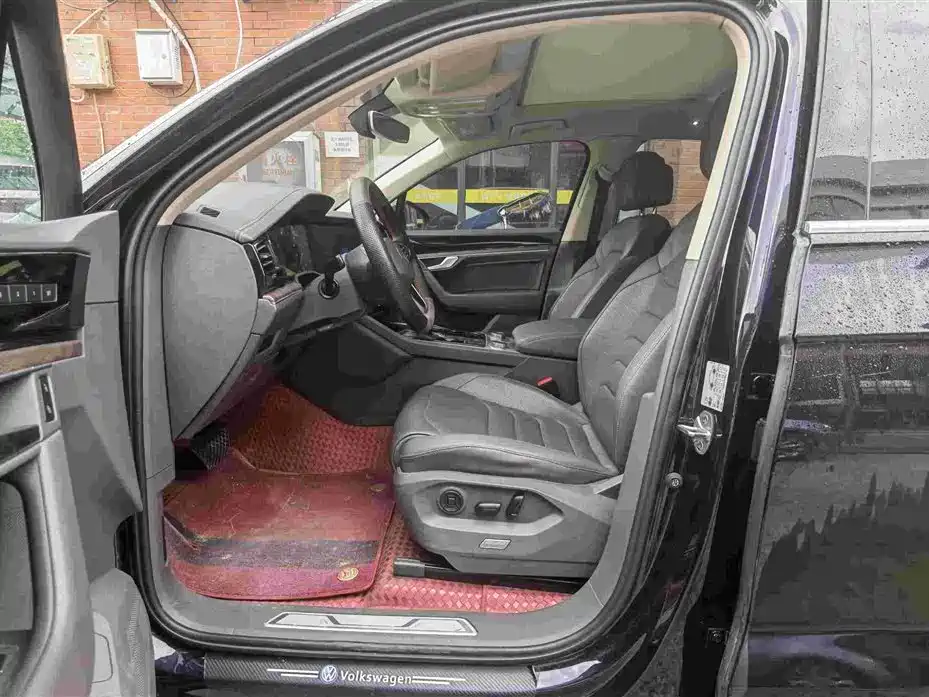 Volkswagen Touareg 2022 2021 3.0TSI R-Line Classic Sport Package