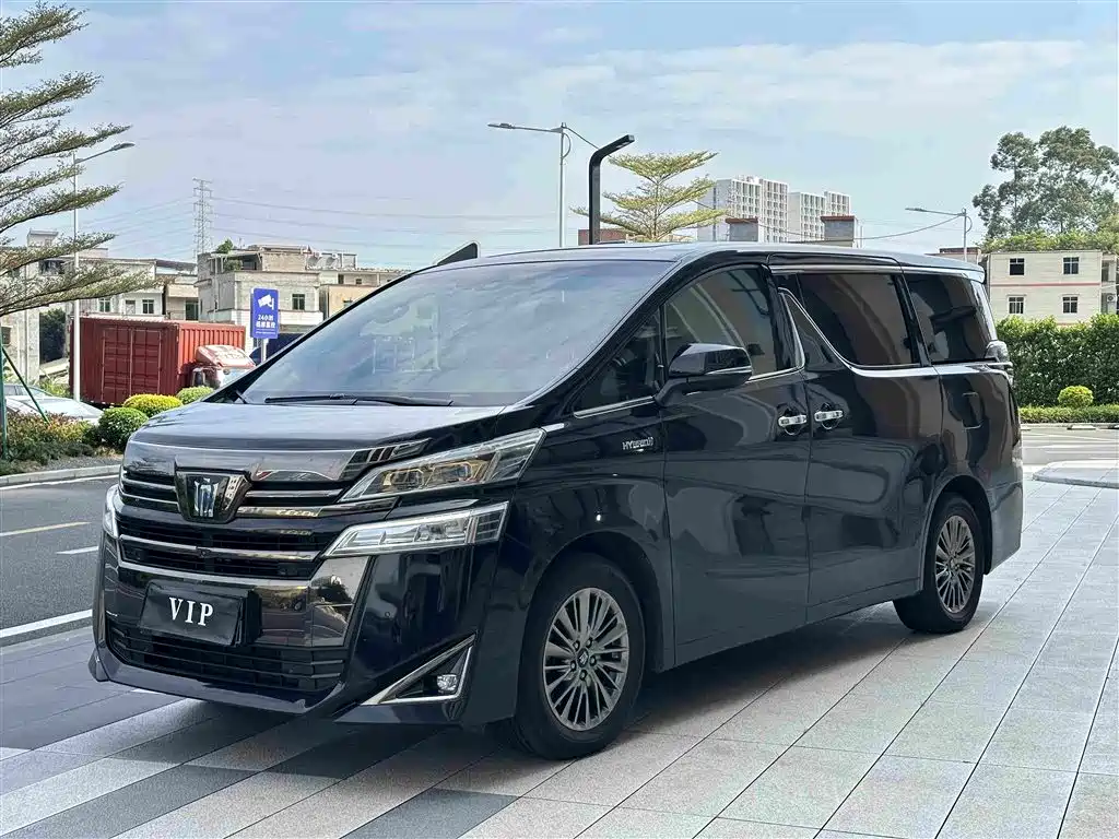Фото 1 - Toyota Vellfire