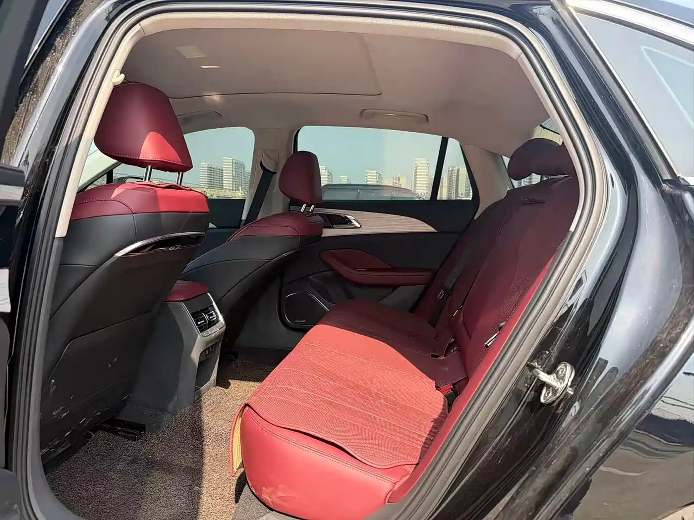Hongqi H5 2024 2.0T Automatic Smart Connect Flag Smooth Edition фото 8