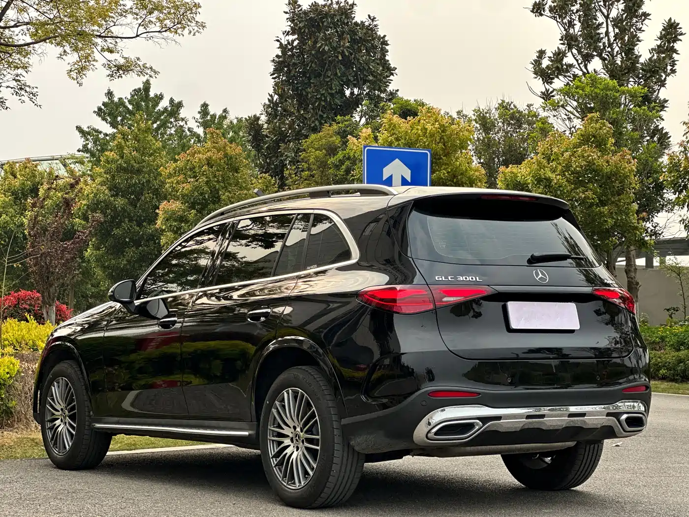 Mercedes-Benz GLC 2026 GLC 300 L 4MATIC Sport 5-Seater фото 6