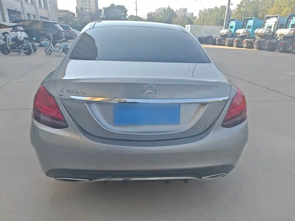 Фото 6 - Mercedes-Benz C-Class