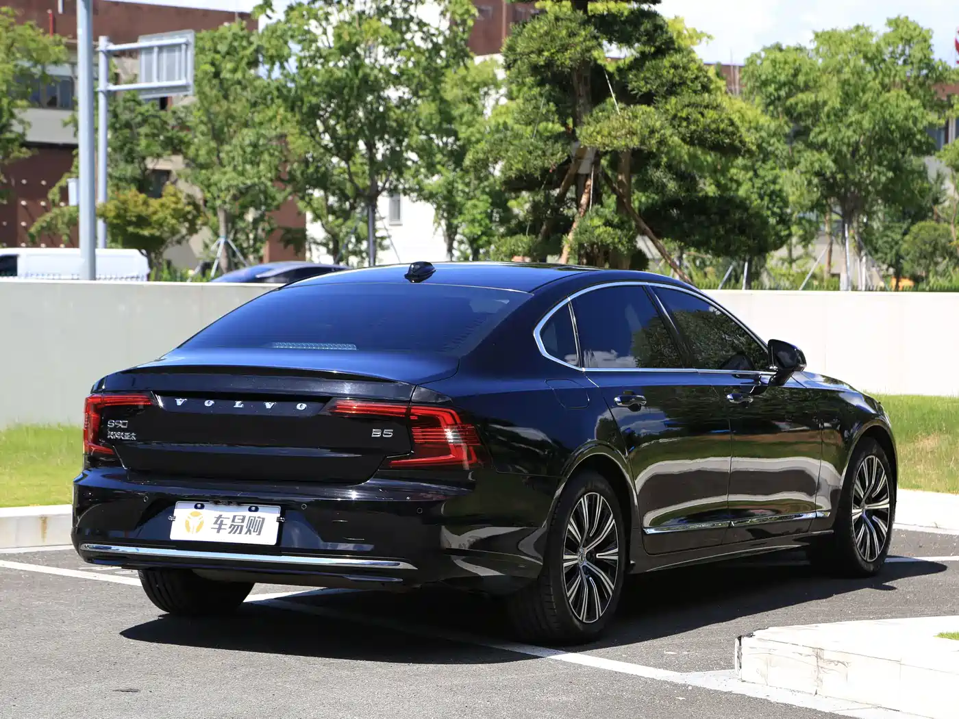 Фото 21 - Volvo S90