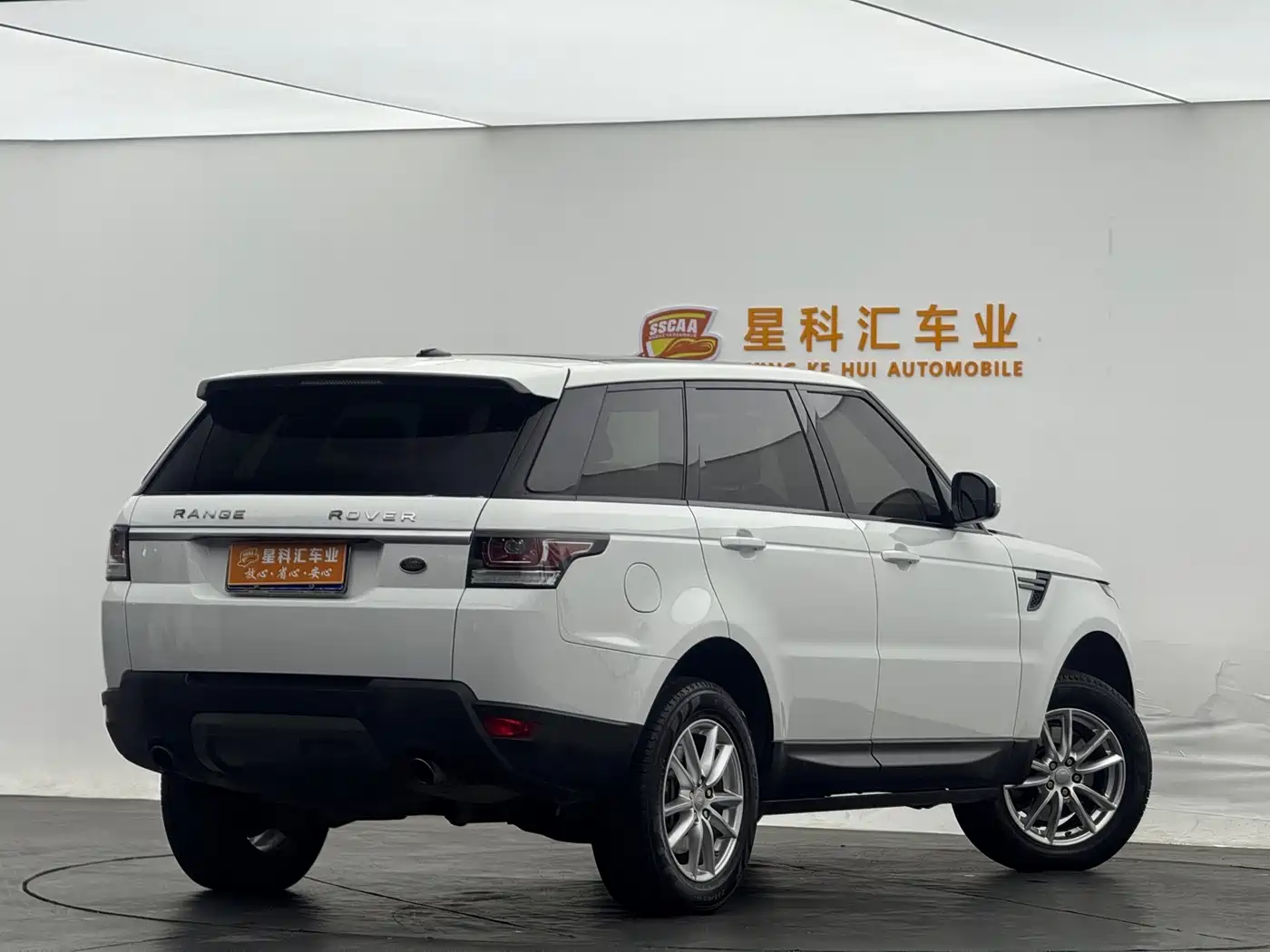 Land Rover Range Rover Sport 2016 Model 3.0 SC V6 SE фото 17