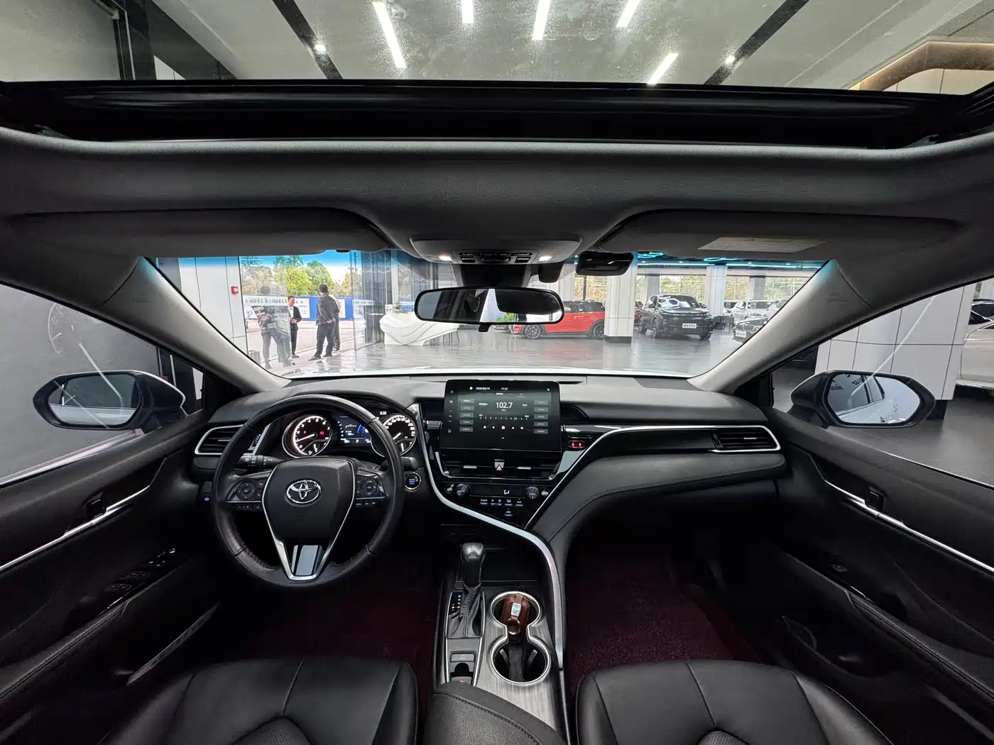 Toyota Camry 2021 2.0G Luxury Edition фото 10