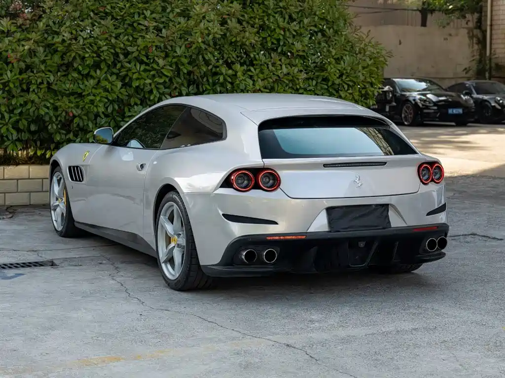 Ferrari GTC4Lusso 2017 2017 3.9T V8