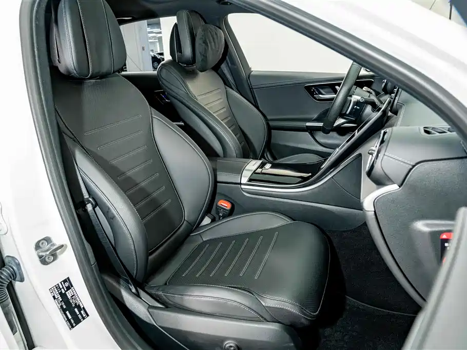 Фото 17 - Mercedes-Benz C-Class