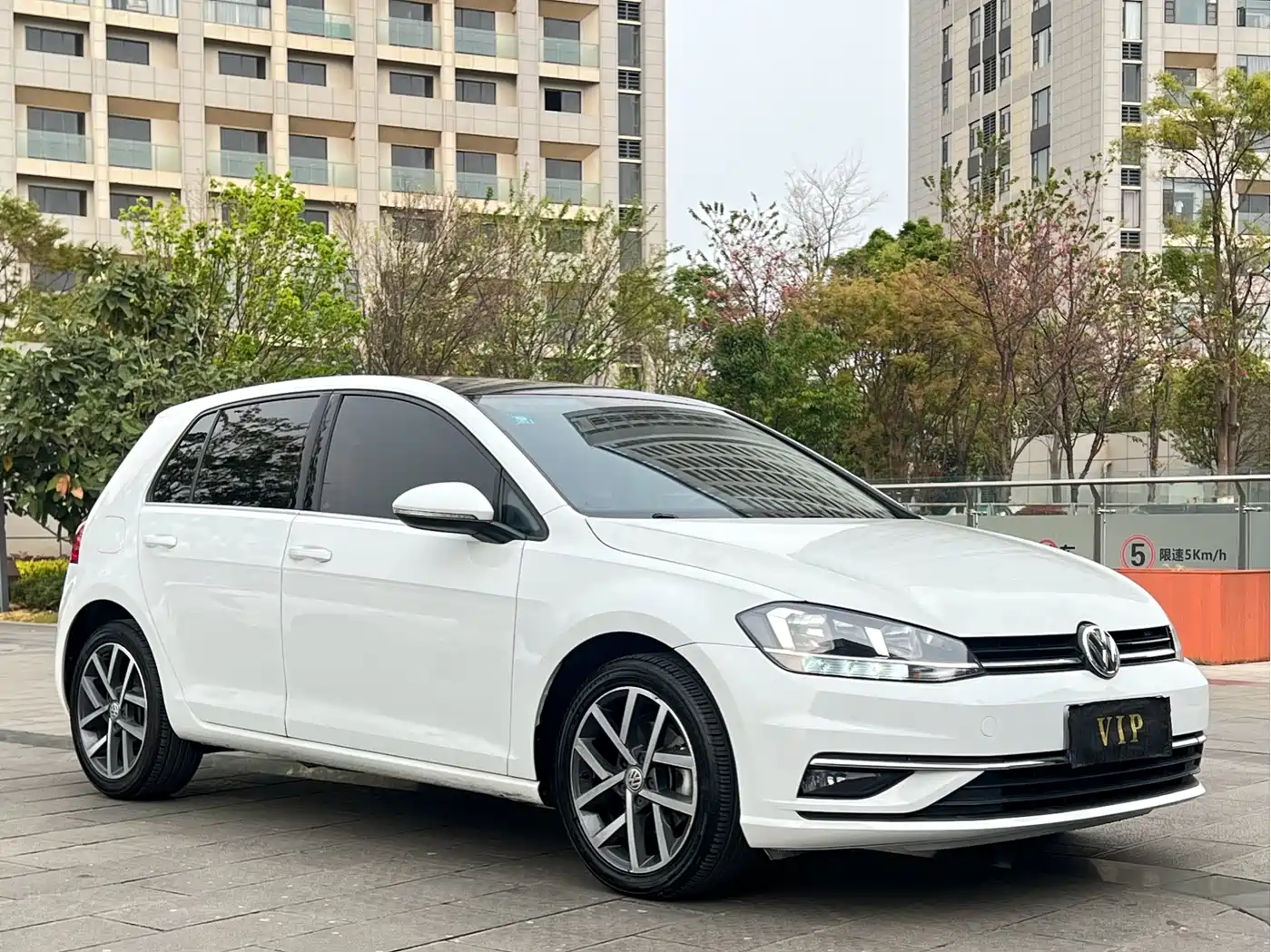Volkswagen Golf 2020 280TSI DSG Comfort фото 2
