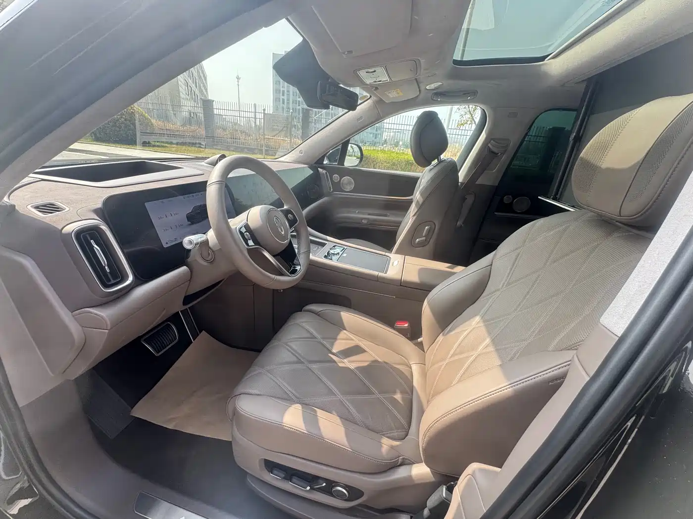AITO Wenjie AITO M9 2025 Extended Range Ultra 52kWh 6-Seater фото 7