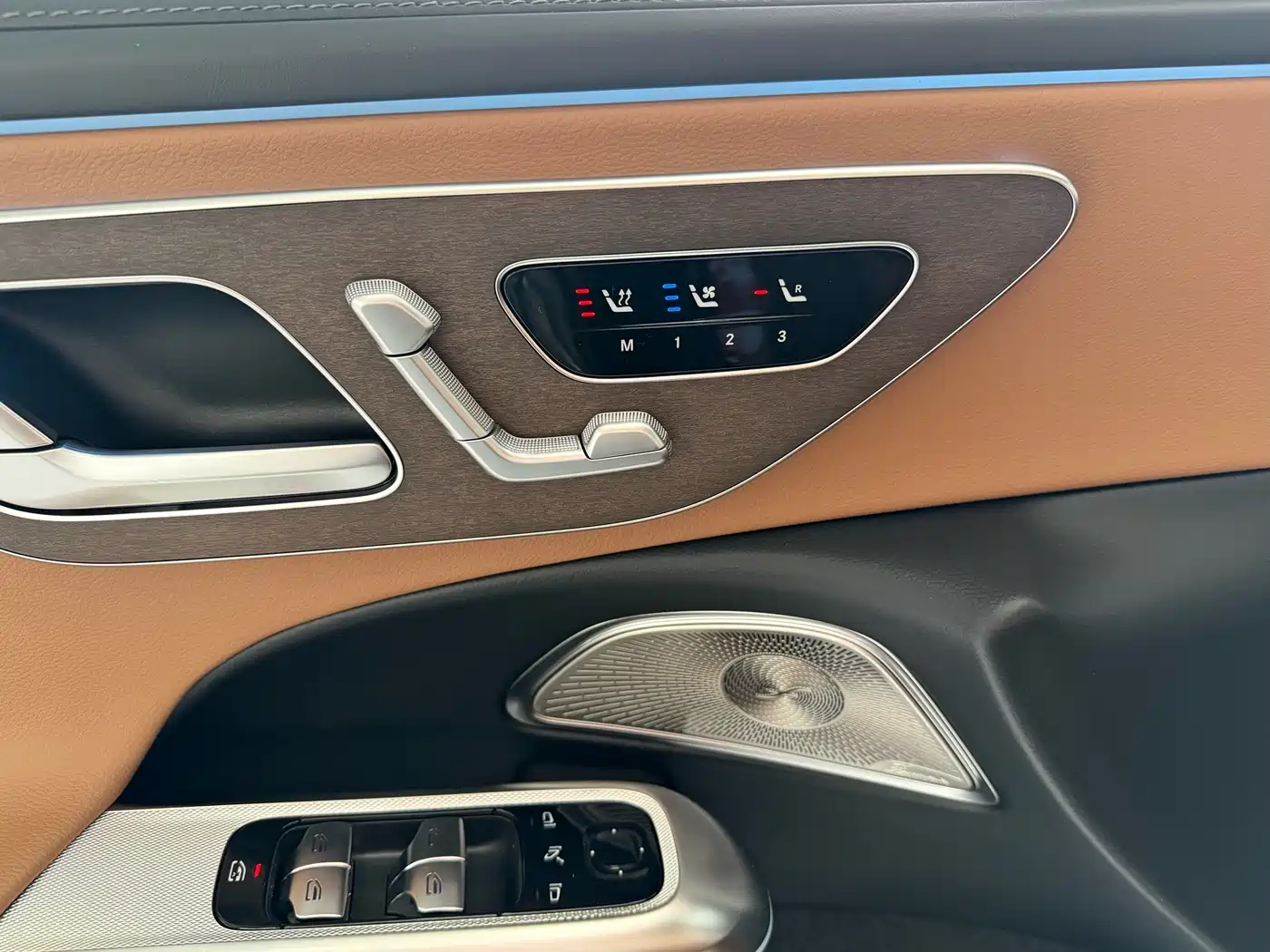 Mercedes-Benz E-Class 2026 E 300 L Luxury фото 9