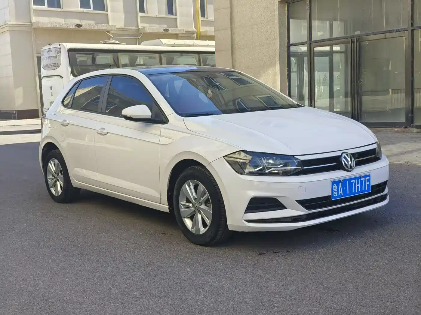 Volkswagen Polo 2019 Plus 1.5L Automatic Panorama Enjoyment Edition фото 3