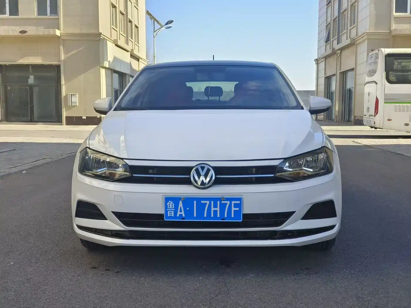Volkswagen Polo 2019 Plus 1.5L Automatic Panorama Enjoyment Edition фото 2