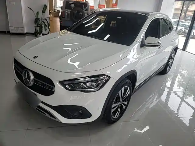 Mercedes-Benz GLA 2021