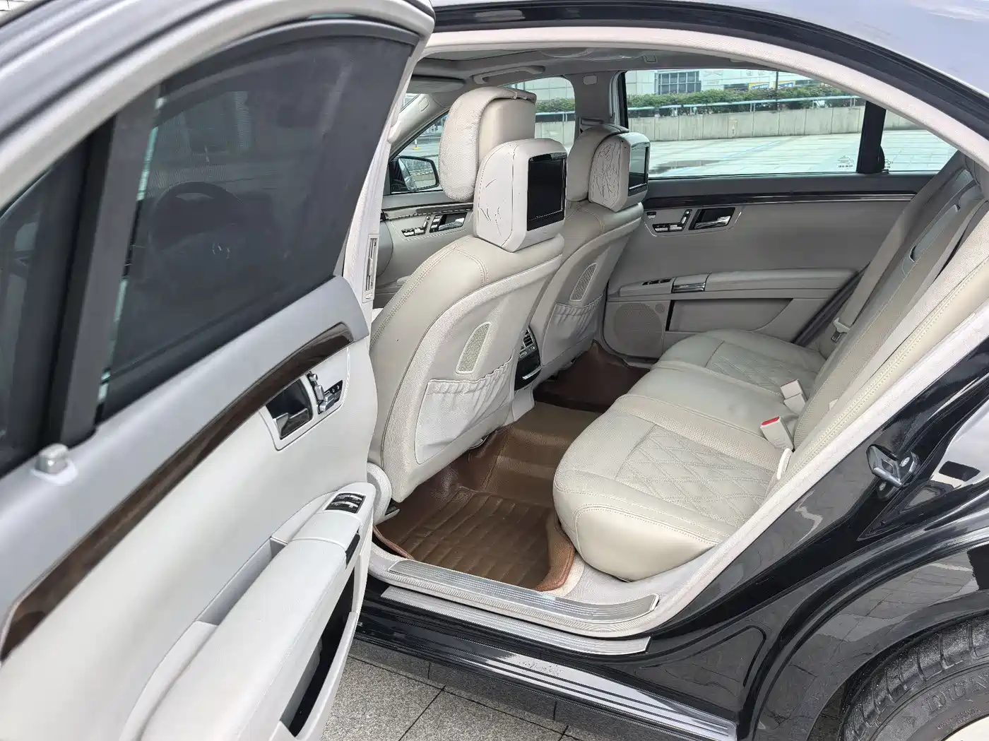 Mercedes-Benz S-Class 2012 S 300 L Luxury Grand Edition фото 9