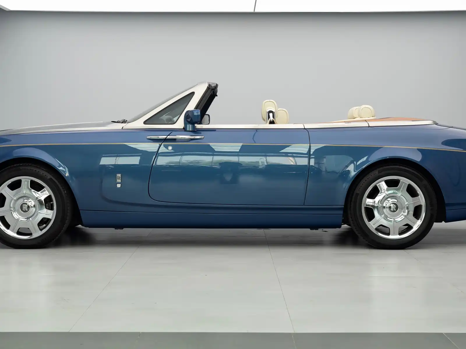 Фото 4 - Rolls-Royce Phantom